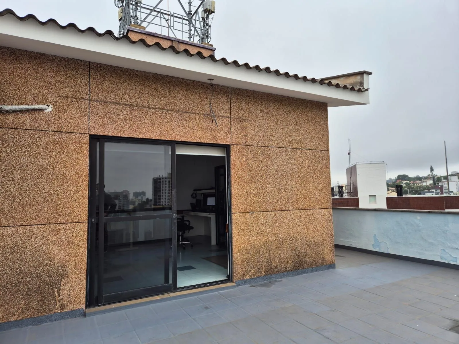 Imagem Sala comercial duplex com churrasqueira