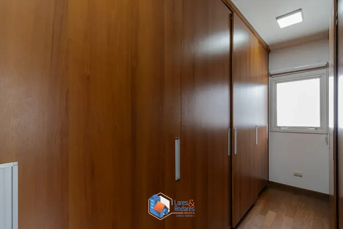 Imagem Sobrado para venda em Vila Brasílio Machado com 4 quartos, sendo 1 suíte, 255m²