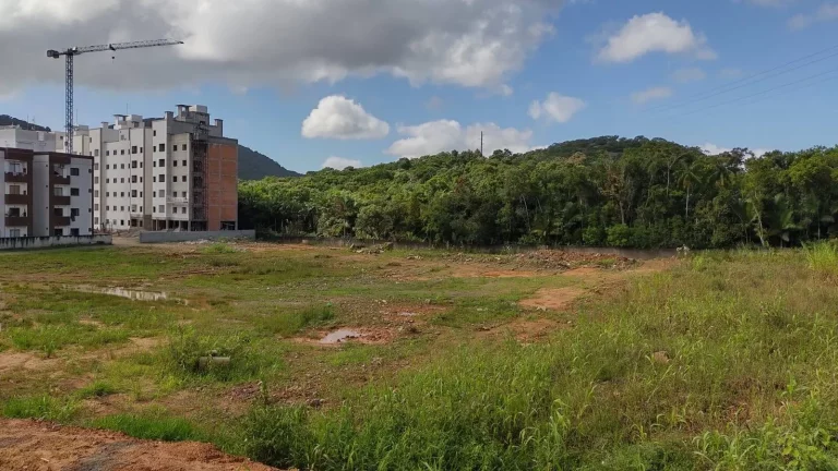 Imagem Terreno - Área industrial, para Venda em Camboriú/SC