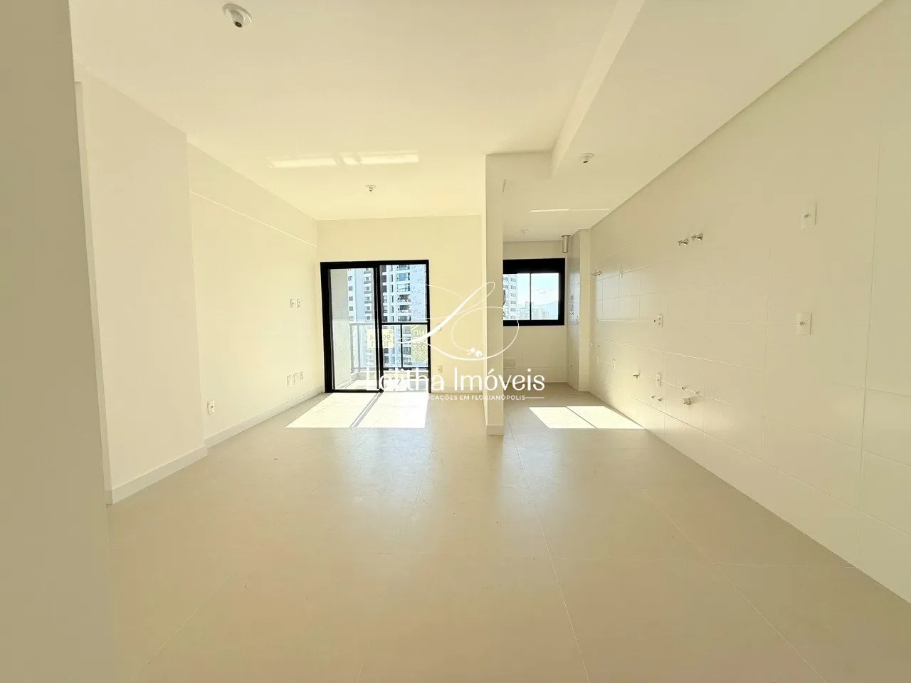 Imagem APARTAMENTO À VENDA COM 2 SUÍTES NA AGRONÔMICA, EM FLORIANÓPOLIS/SC