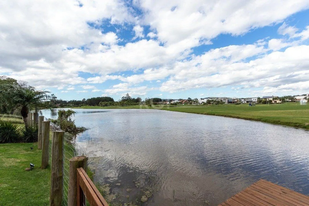 Imagem Casa Condominio Terra Ville para Venda - 339.3m², 4 suites, 6 vagas - e fundo lago.