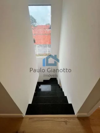 Imagem Sobrado Novo à Venda em Caucaia do Alto Cotia