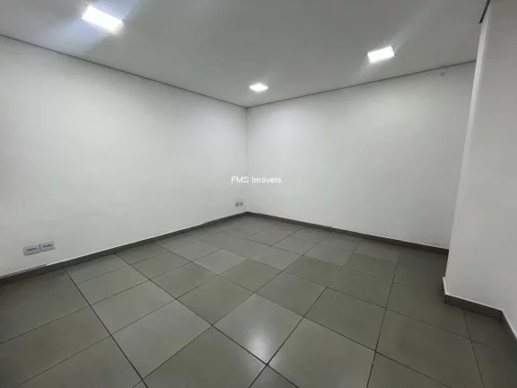 Imagem Galpão Comercial Para Locação na Vila Leopoldina, São Paulo-SP: 660m², 14 Vagas de Garagem!