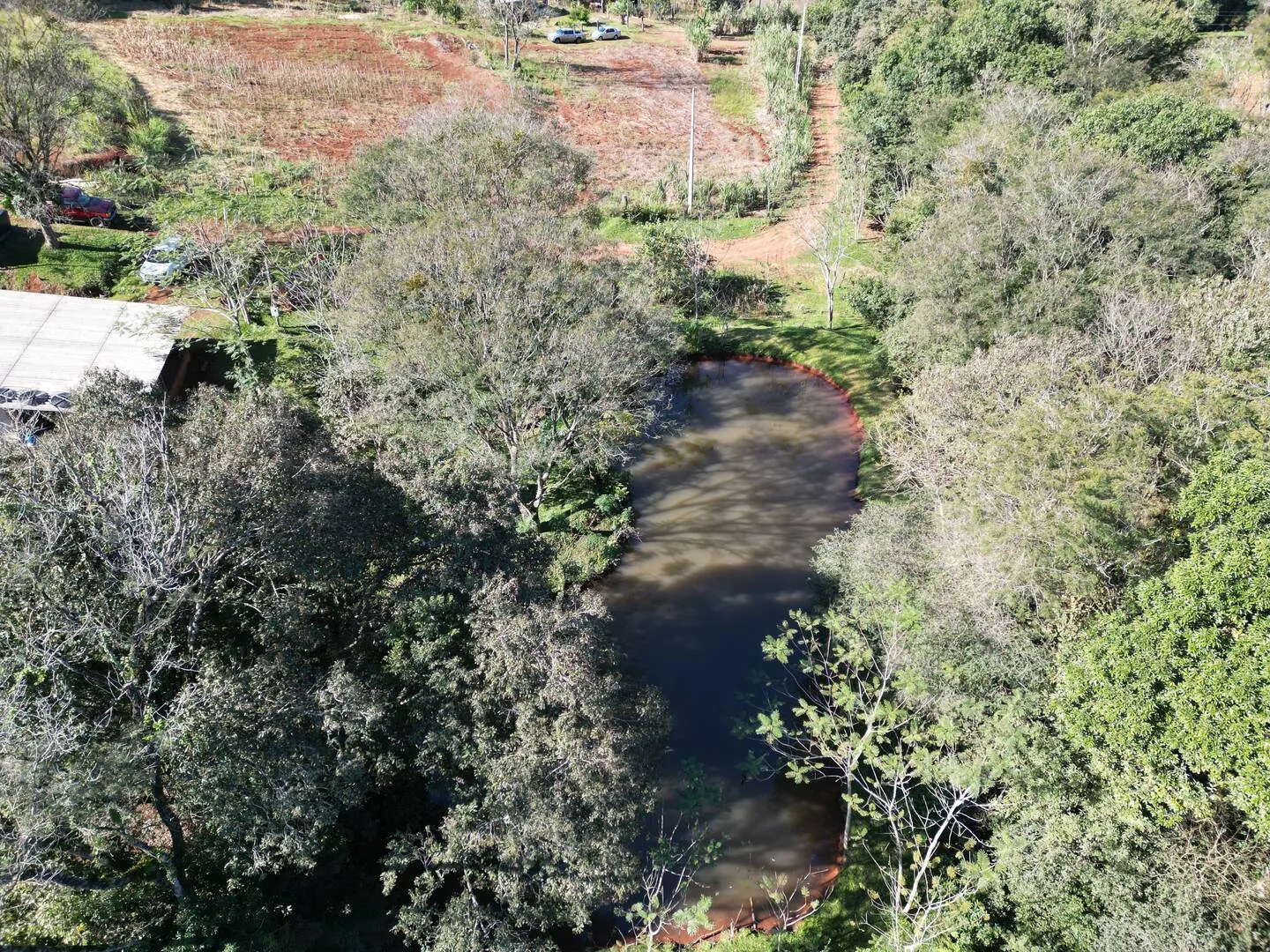 Imagem Chácara à venda em Lindoeste, 9 Km do Centro - 150m² - Piscina, Rio, Lago para pesca