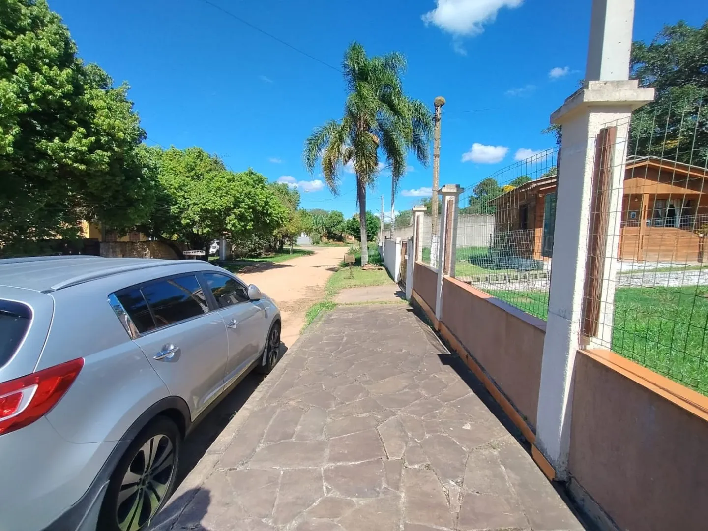 Imagem Casa com quintal a venda no bairro Tarumã em Viamão