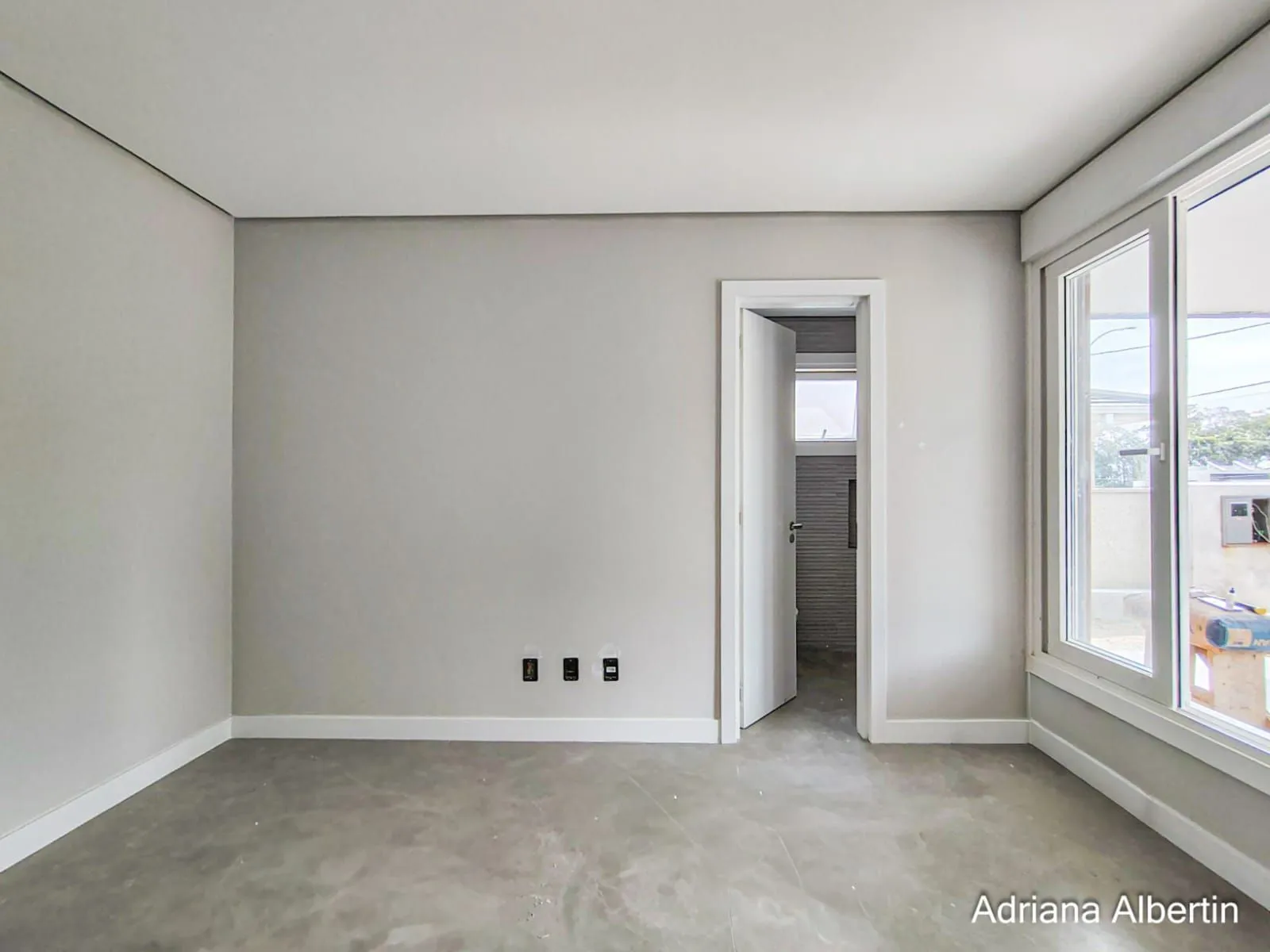 Imagem Casa em Alphaville com 3 suítes e pátio amplo