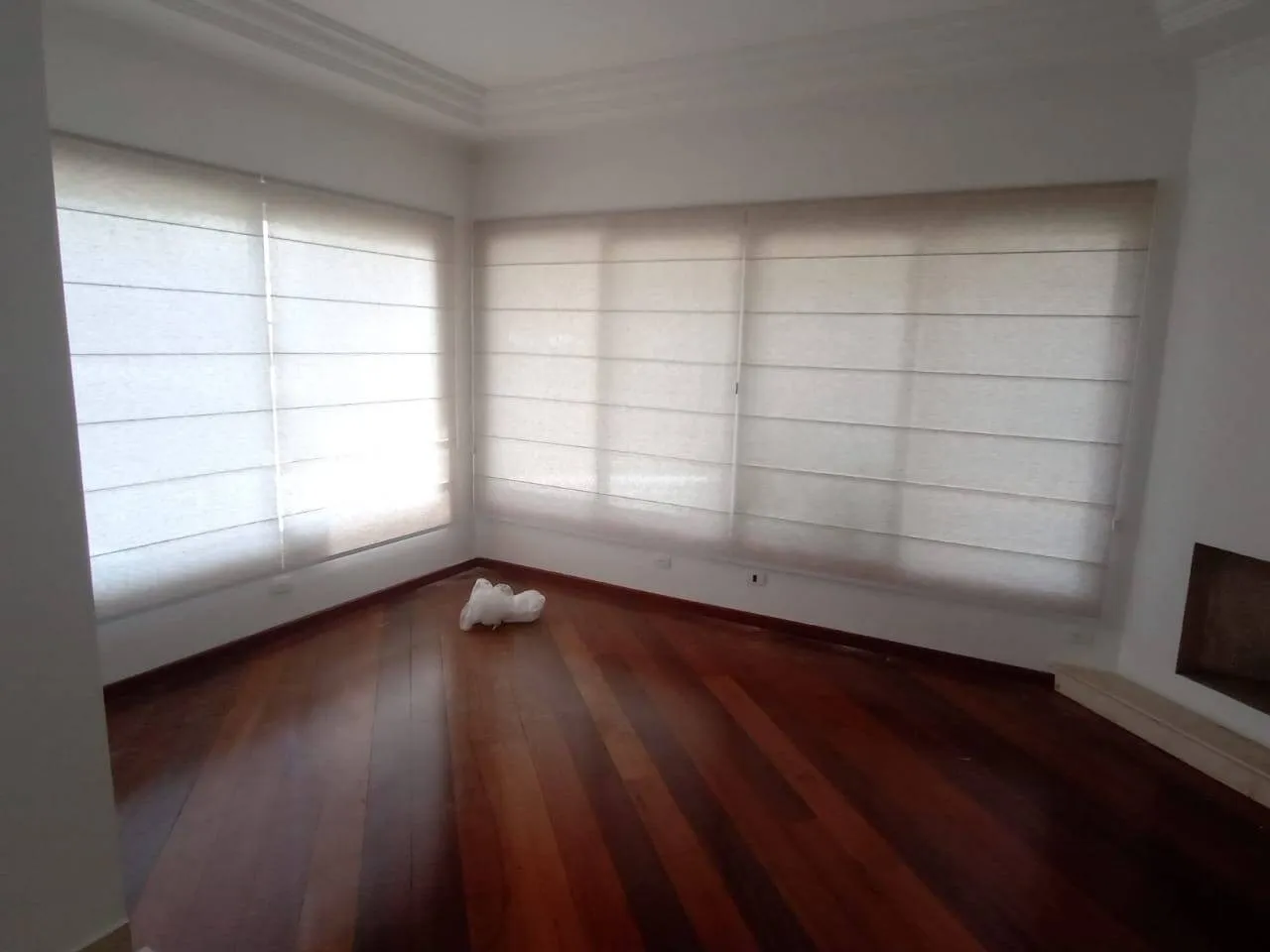 Imagem Casa Sobrado de 700m² Localizada no Residencial Zero!