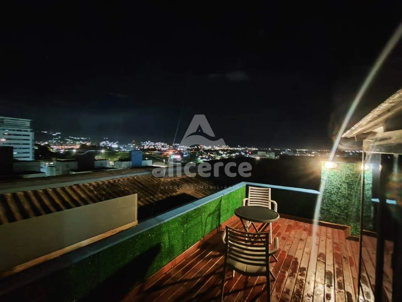 Imagem Cobertura à venda com 1 quarto , 64m² em Coqueiros Florianópolis