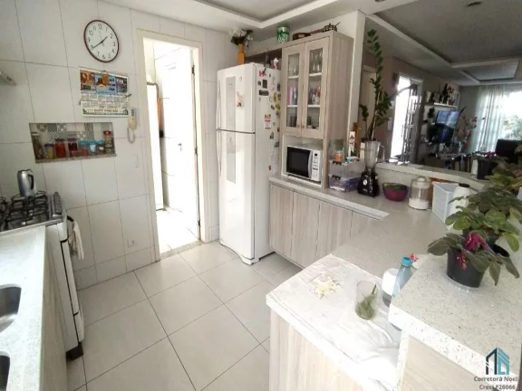 Imagem PERMUTA, Sobrado 05 quartos sendo 02 suítes, em Curitiba PR
