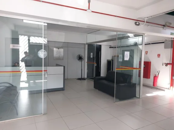 Imagem Salão Comercial para Locação na Vila Martha, Sorocaba-SP: 3 Salas, 6 Banheiros, 20 Vagas, 1.935,09m² de Área. Imperdível!