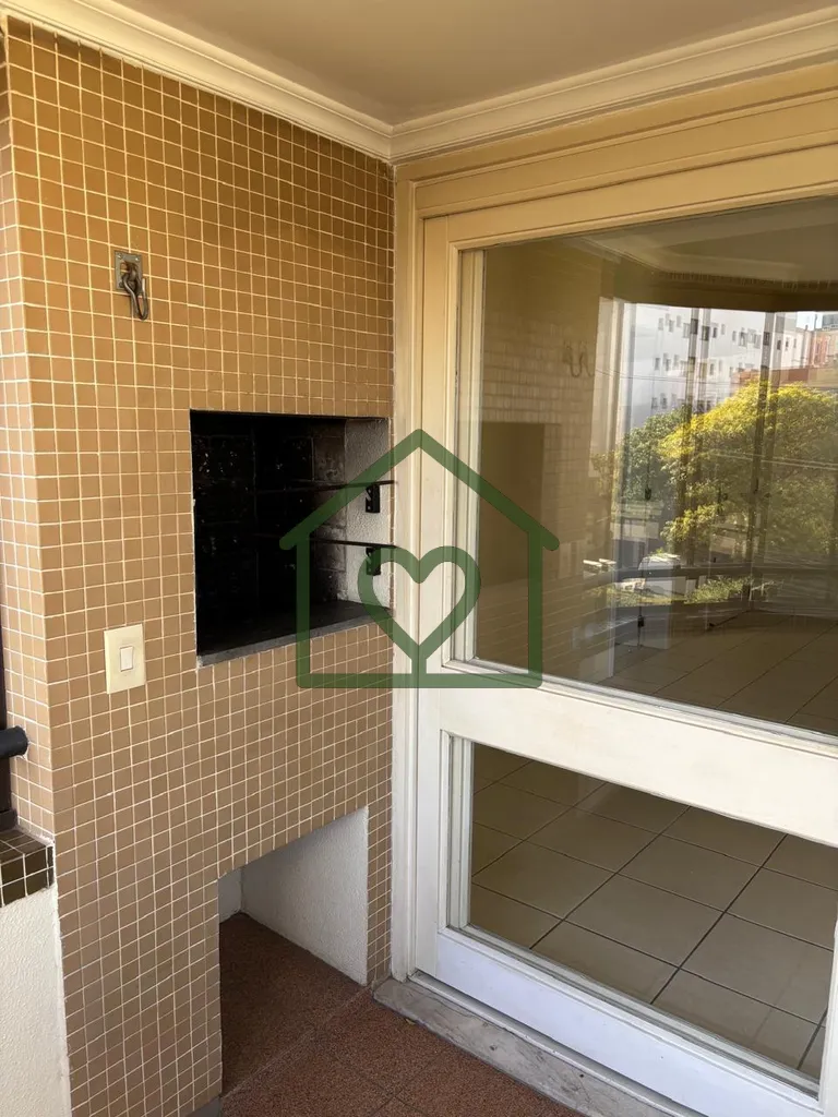 Imagem VENDO E FACILITO, ótimo apartamento com 2 dormitórios, 1 banheiro com gás central, ampla cozinha ...