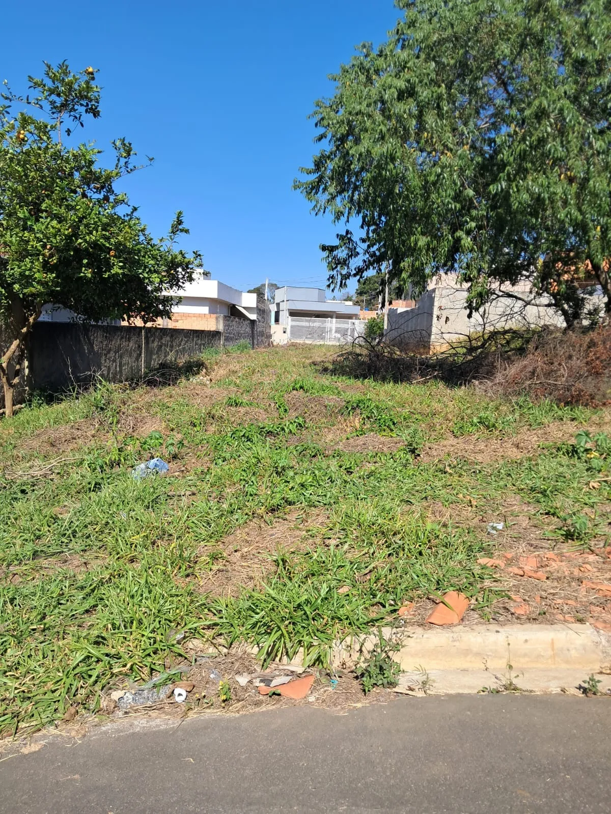 Imagem Lindo terreno tamanho 10x25 plano em Araçoiaba da Serra, Bairro Jardim Horizonte!