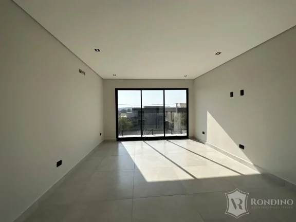 Imagem Casa assobradada em Condomínio Cyrela Landscape, com 03 suítes e piscina