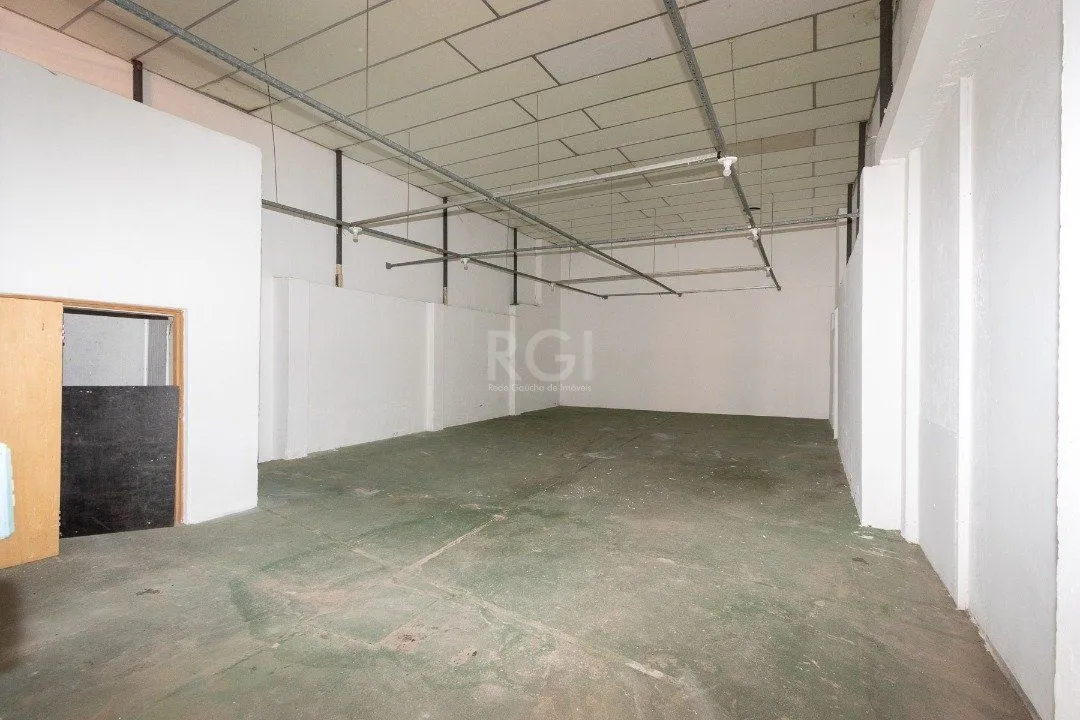 Imagem Casa para Venda - 232m², 3 dormitórios, 2 vagas - Navegantes