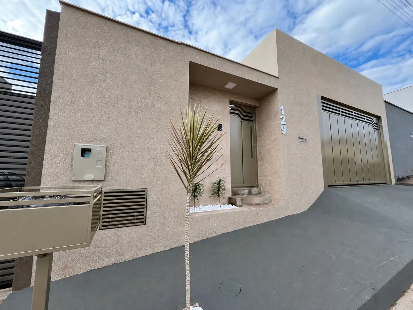 Foto do imóvel Casa com 3 dormitórios à venda, 155 m² por R$ 530.000,00 - Afonso Queiroz - Patos de Minas/MG