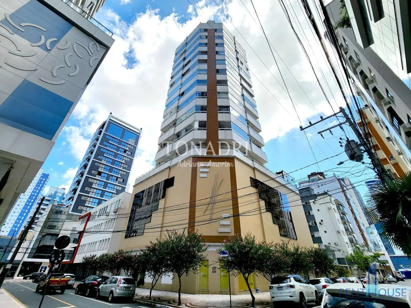 Imagem Apartamento Zona Central para Venda em Balneário Camboriú, CENTRO, 3 dormitórios, 3 suítes, 5 banheiros, 4 vagas