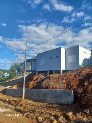 Imagem Casa para Venda em Concórdia, Jardim Sul, 2 dormitórios, 1 suíte, 2 banheiros, 1 vaga
