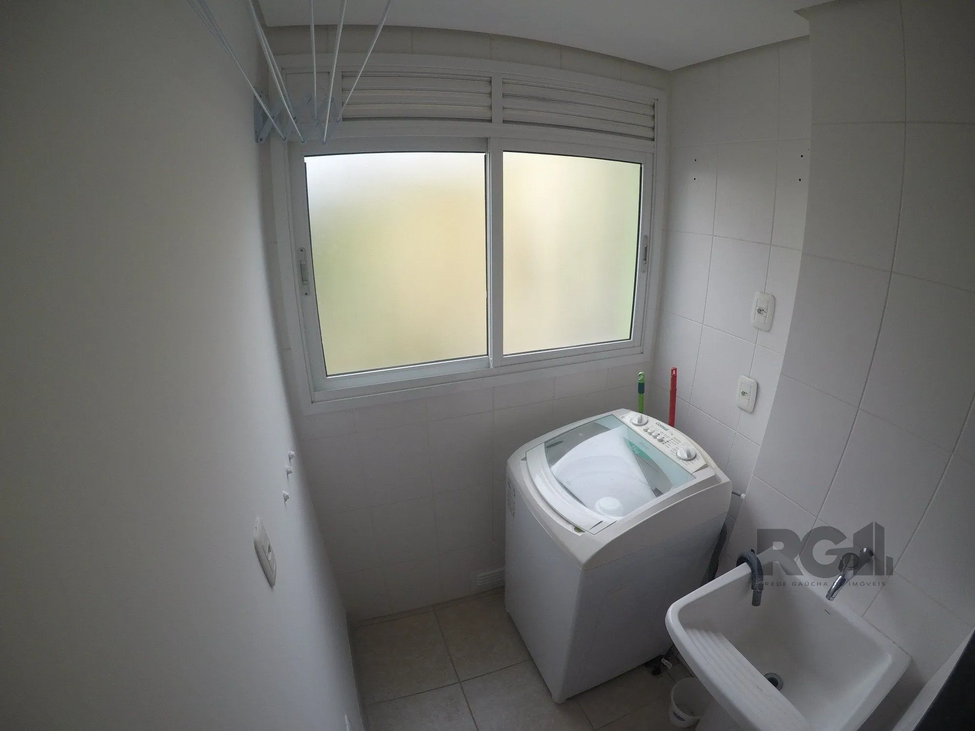 Imagem Apartamento para Venda - 75m², 2 dormitórios, 1 vaga - Rio Branco
