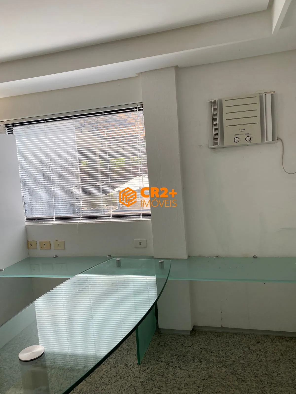 Imagem Oportunidade! Ampla Sala Comercial na Ilha do Leite - 250m²