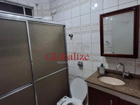 Imagem Apartamento à venda com 66,7m², 2 quartos, sala ampla, vaga coletiva por R350.000,00 no Embaré em Santos