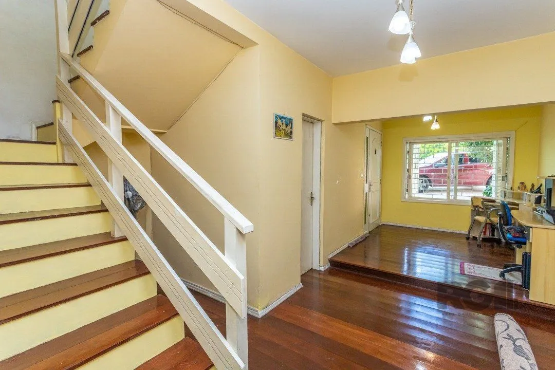 Imagem Casa com 3 Quartos à Venda, 293 m² por R$ 650.000
