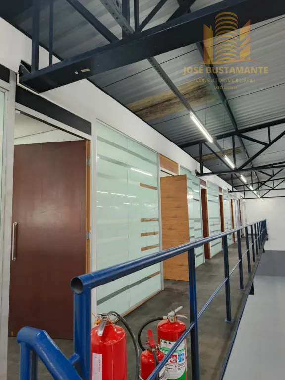 Imagem Galpão Comercial 1470m² com 20 Vagas na Vila Santo Estéfano