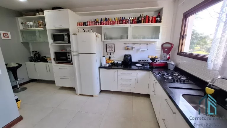 Imagem - Chácara com casa em condomínio, local seguro, ótima localização em São Jose dos Pinhais divisa com Piraquara PR