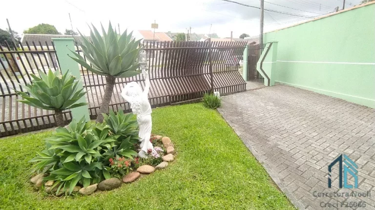 Imagem (PERMUTA) Casa a venda c/ático, ótima localização, 06 quartos c/suíte 8 vagas no Hauer em Curitiba PR