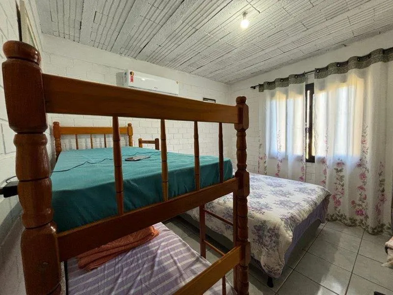 Imagem Casa 2 Dormitórios - Bairro Marambaia