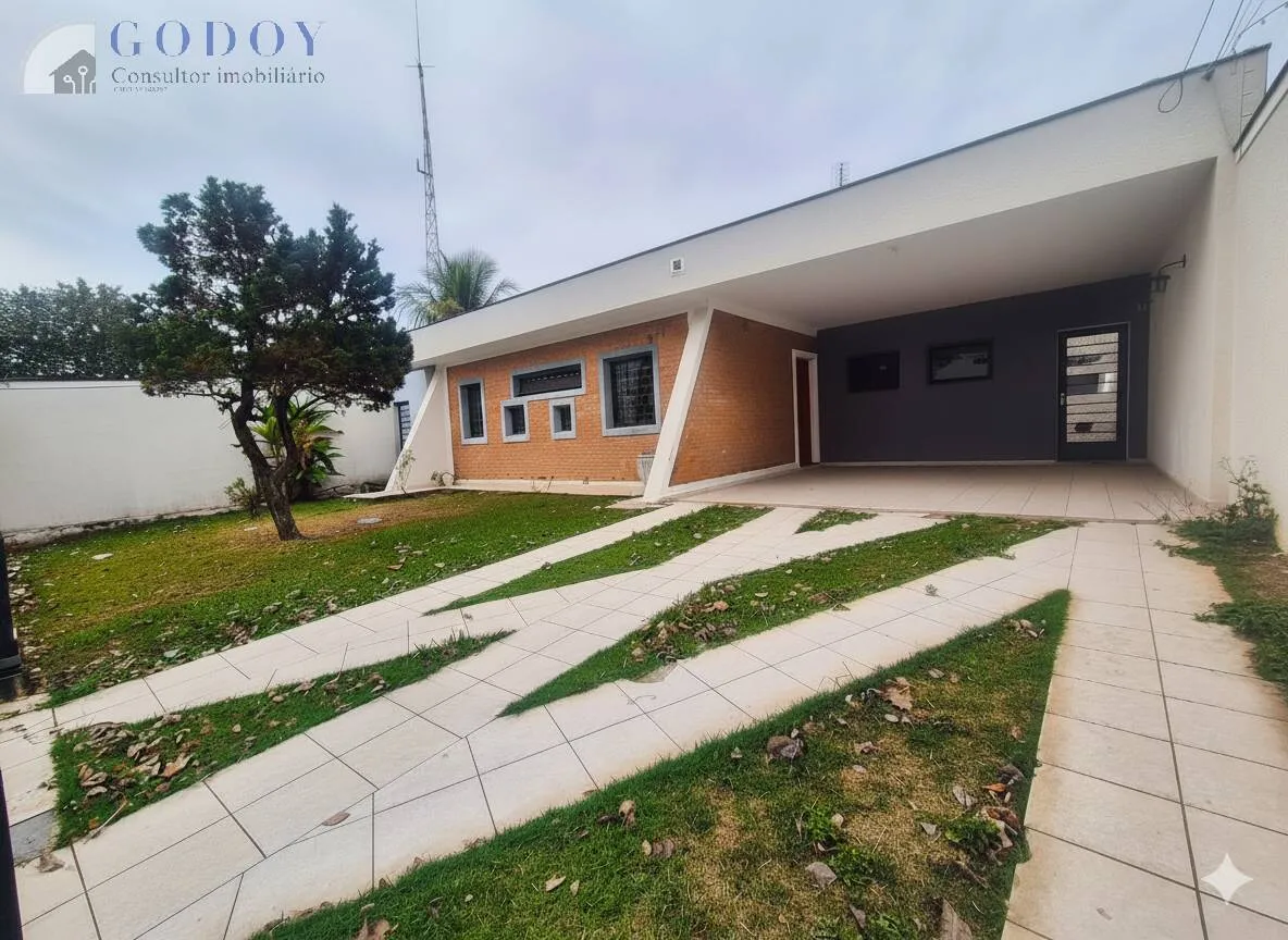 Imagem Casa ampla com 4 quartos, suíte, rancho e garagem em ótima localização