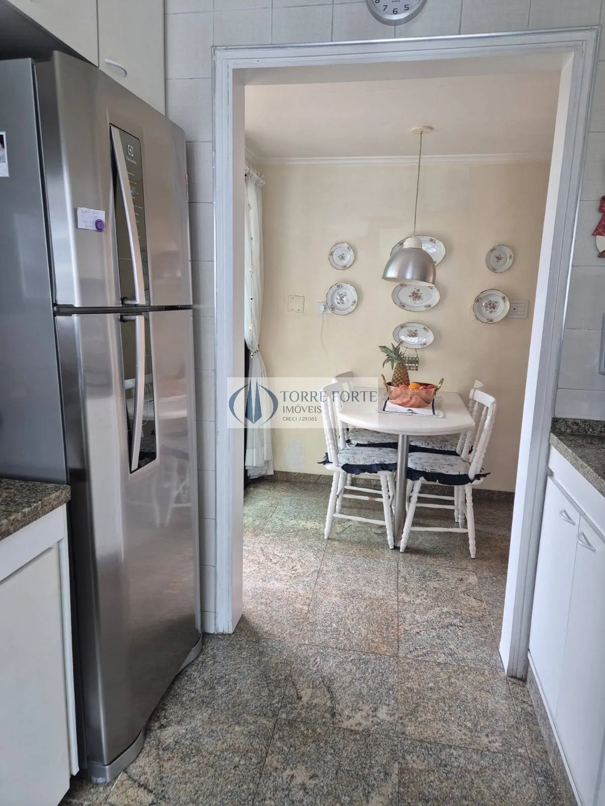 Imagem Ótimo apartamento, 184 m² 4 dormitórios sendo 3 suítes 3 vagas de garagem