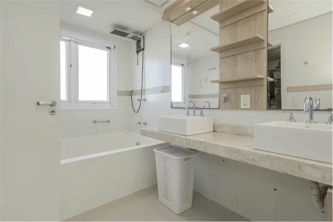 Imagem Casa para venda no bairro Vila Assunção em Porto Alegre