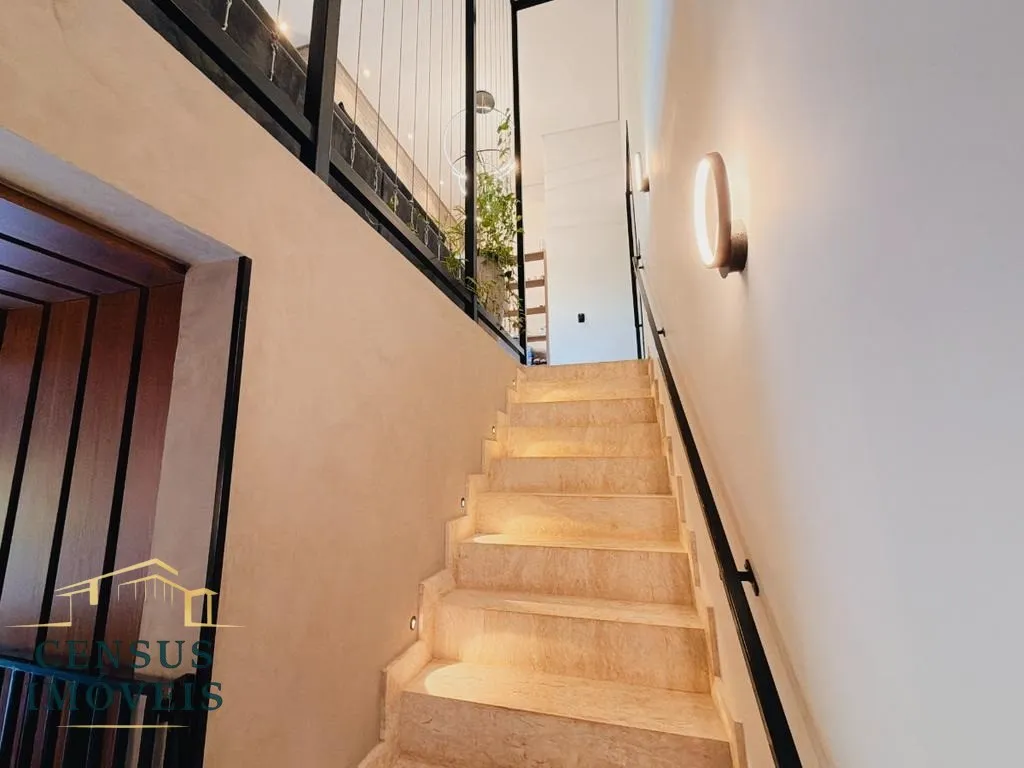 Foto do imóvel: Casa de luxo em condomínio no Mont' Alcino em Valinhos-SP: 3 quartos, 3 suítes, 3 salas, 1 banheiro, 6 vagas e 350m². em Condomínio Mont´Alcino