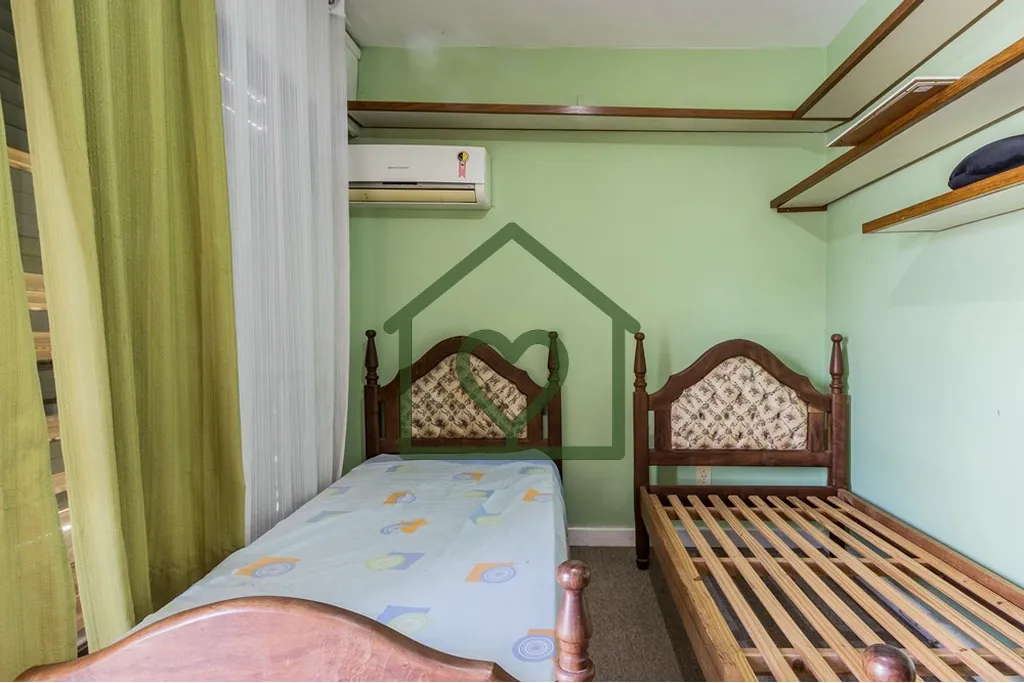 Imagem Apartamento espaçoso de 3 dormitórios com 127m2 de área privativa, localizado na Rua Silveiro, 11...