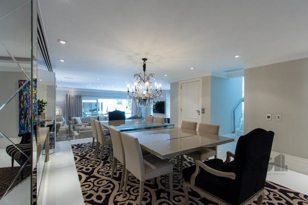 Imagem Casa em condominio, mobiliada com 741m² privativos , com 3 suítes- master
