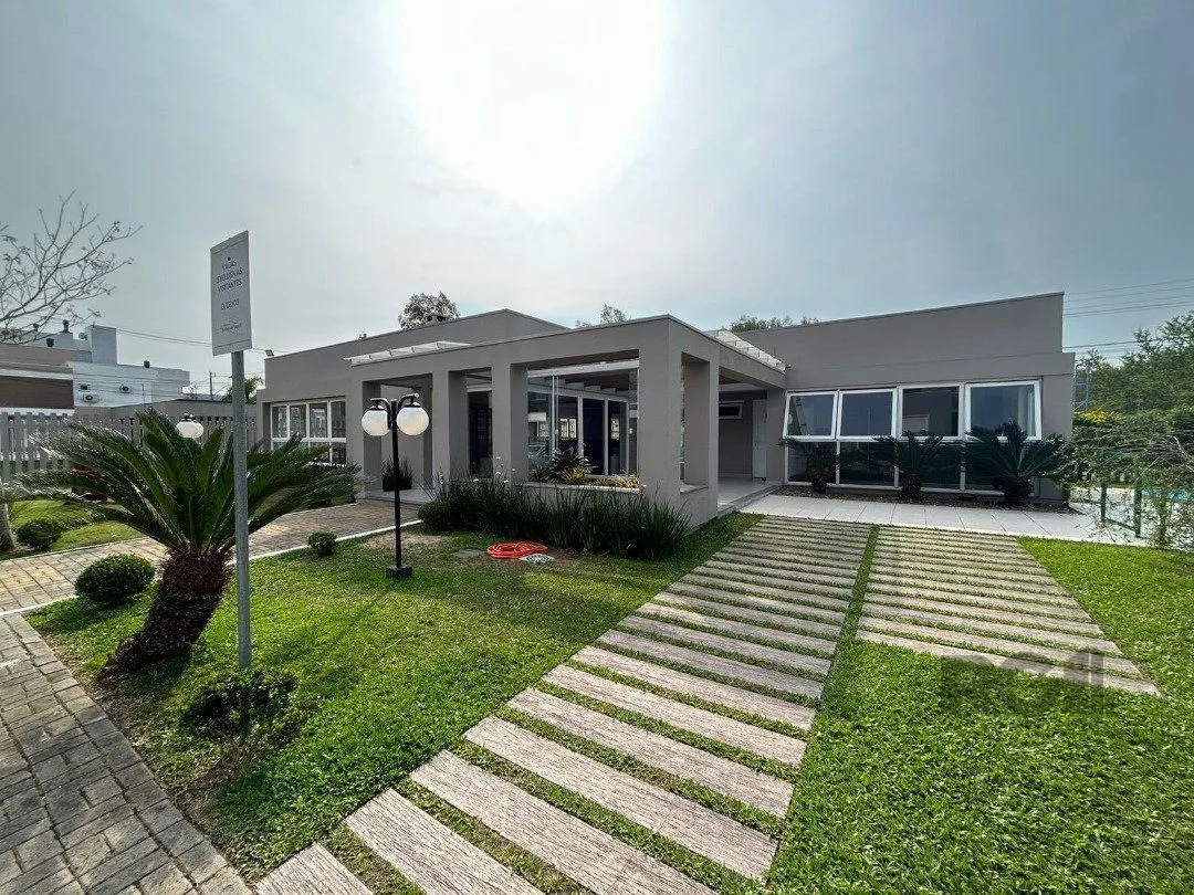 Imagem Casa em condominio com excelente padrão construtivo, possui 3 dormitórios, sendo 1 suíte máster com closet e sacada