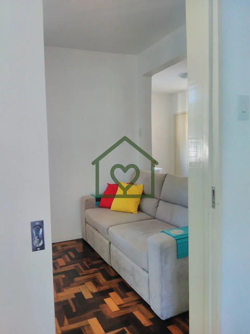 Imagem Descubra este aconchegante apartamento de frente, com sol da tarde e vista totalmente livre, localiz...
