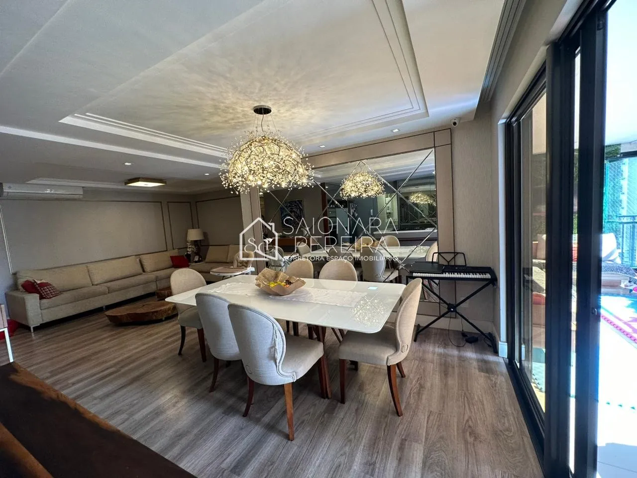 Imagem "Venha conhecer nosso espaçoso apartamento de 140m², 3 quartos e sacada com churrasqueira! Condomíni