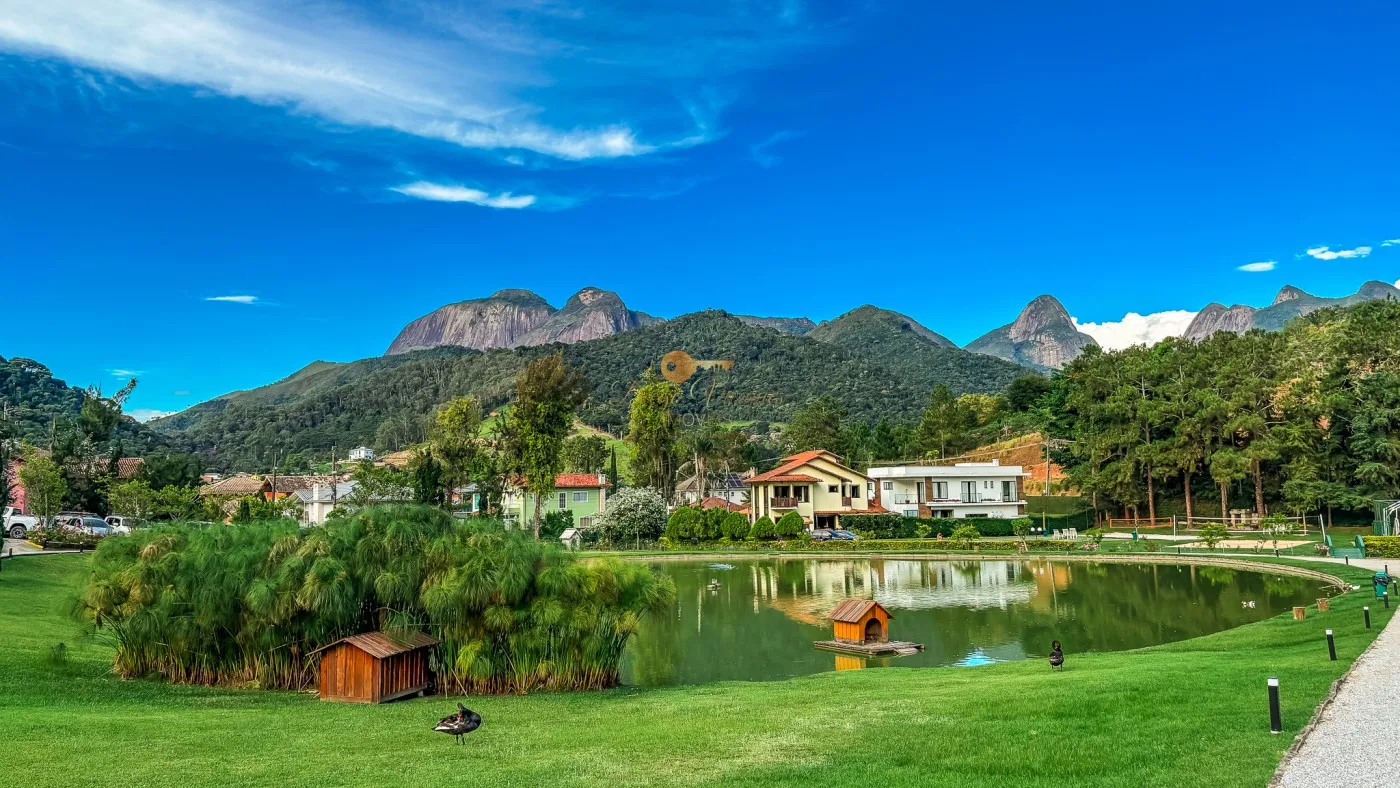 Imagem Terreno em Condomínio para Venda em Teresópolis / RJ no bairro Vargem Grande