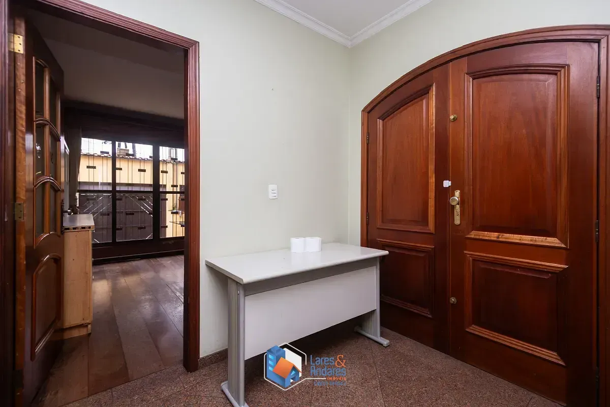 Imagem Casa para venda em Planalto Paulista com 4 quartos, sendo 2 suítes, 290m²
