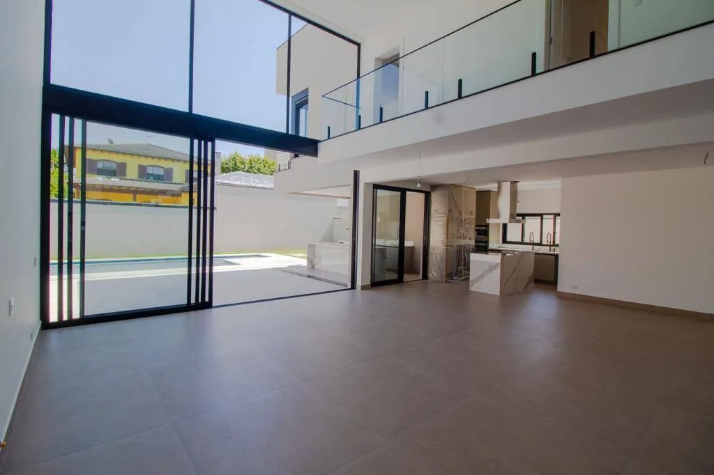 Imagem Sobrado de 430m² Localizado no Alphaville Residencial 2 em Barueri/SP!