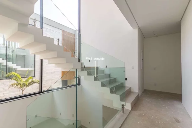 Imagem Casa em condomínio com 3 suítes.