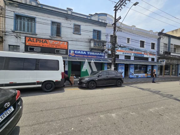 Imagem Sua Loja no Coração de Santos – Fachada Ampla, Banheiro e Mezanino