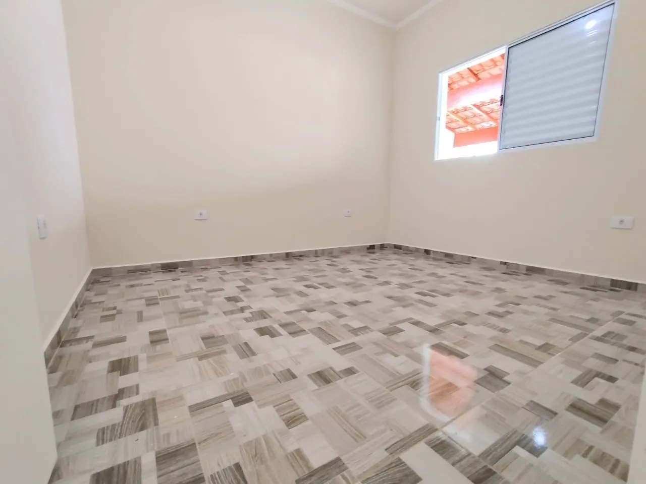 Imagem Casa para Venda em Mongaguá, Itaóca, 2 dormitórios, 1 suíte, 2 banheiros, 2 vagas