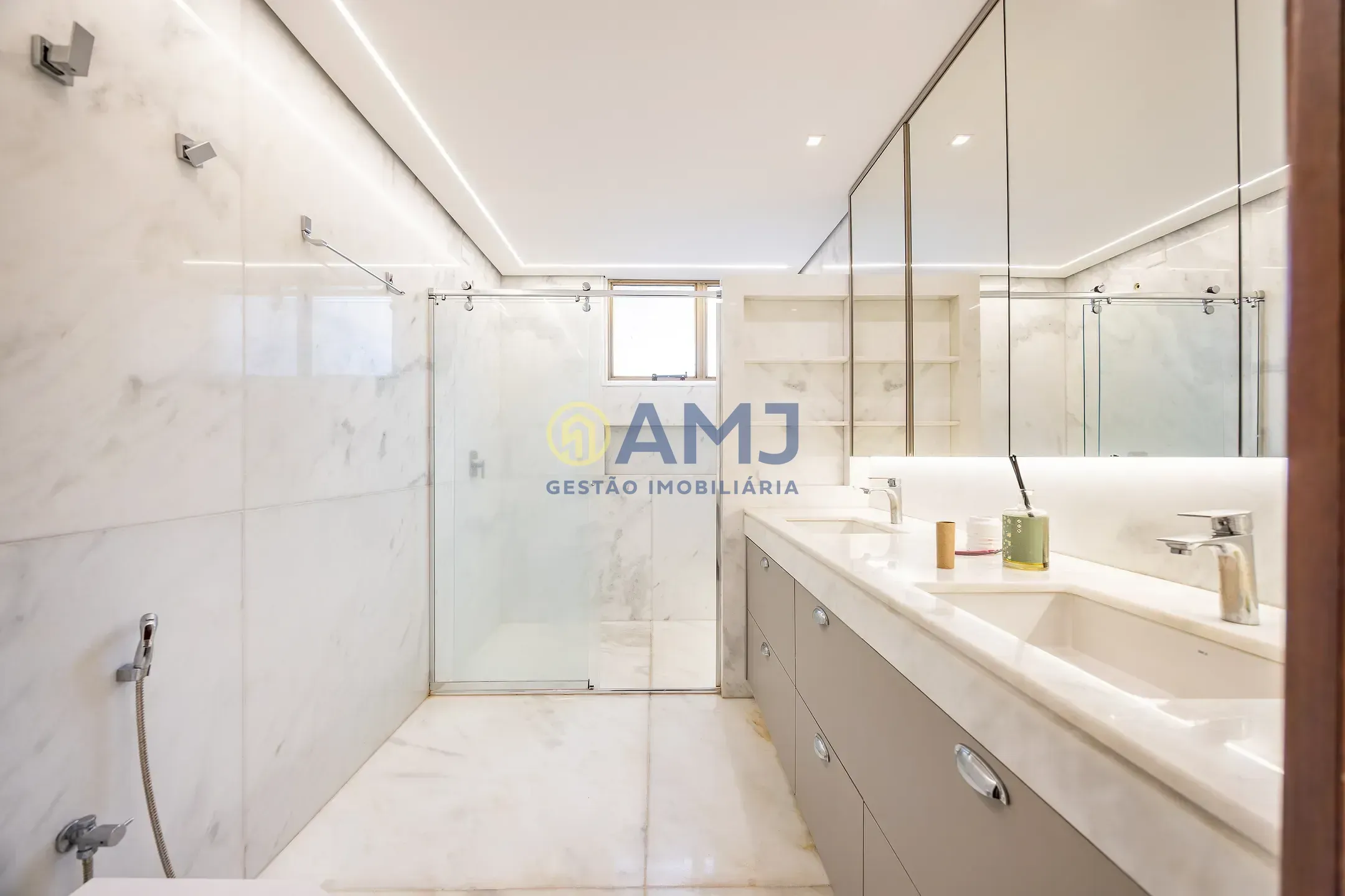 Imagem Apartamento reformado à venda no Setor Bueno - Renoir
