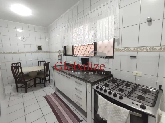 Imagem CASA SOBREPOSTA BAIXA 03 DORMITÓRIOS 01 SUÍTE VAGA PARA 02 CARROS E ÁREA GOURMET NO EMBARÉ R$ 1.120.000,00