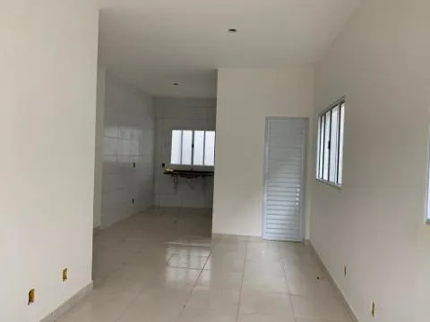Imagem VENDA DE SOBRADO NA ESTÂNCIA PARAÍSO, EM ITAQUAQUECETUBA/SP, 70m² com 02 dorm, sacada, sala, cozinha, quintal aconchegante e garagem. CONSULTE-NOS.