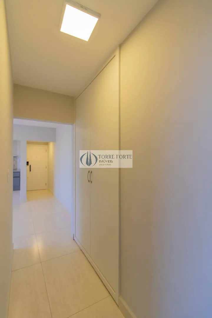 Imagem Lindo apartamento amplo 2 dormitórios, 1 vaga com Manobrista