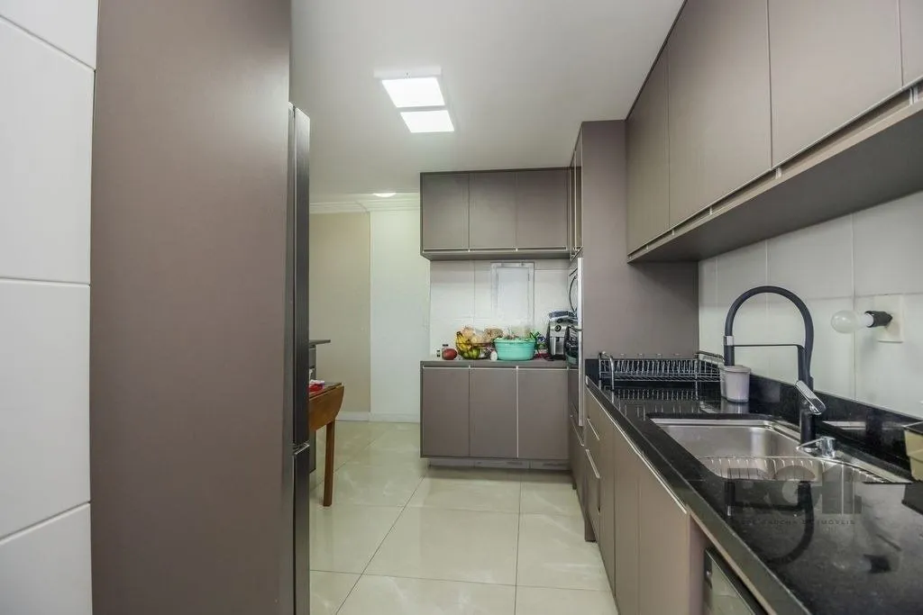 Imagem Excelente apartamento de 107 m² com 3 dormitórios e 2 vagas cobertas.