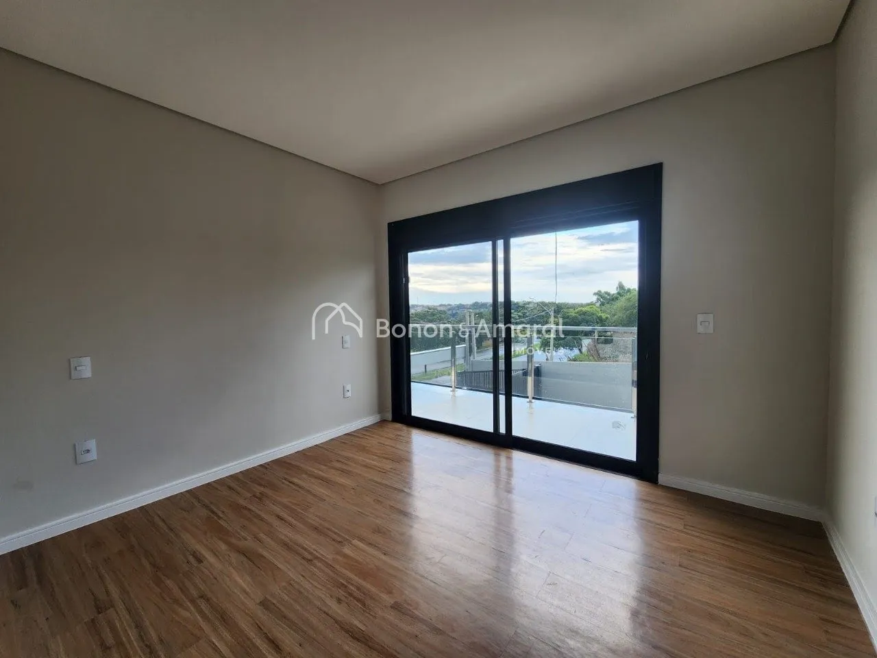 Imagem Sobrado para venda no Residencial Saint Moritiz na cidade de Paulínia/SP